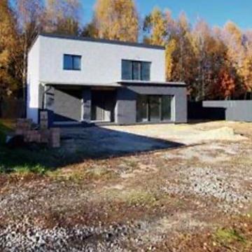 None 140000.0 USD