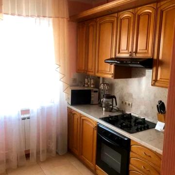 Червоної Калини просп. (Володимира Маяковського), 12