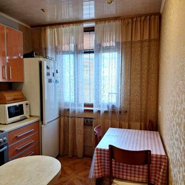 Сдам 3-ком.кв., центр, метро Архитектора Бекетова, Искусств
