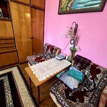 Продаж 4 -х кімнатноі квартири на Верді