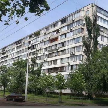 Мілютенка 18, м.Чернігівська