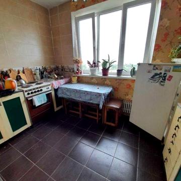 Сдам 2х к кв у м Холод Гора. Цена 5600 гр + только свет.