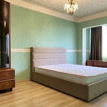 Половецька вул., 14