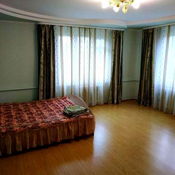 Продається цегляний двоповерховий будинок в м.Малин