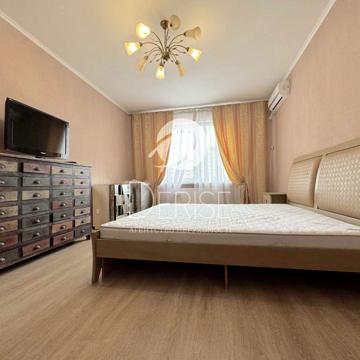 Урлівська вул., 24