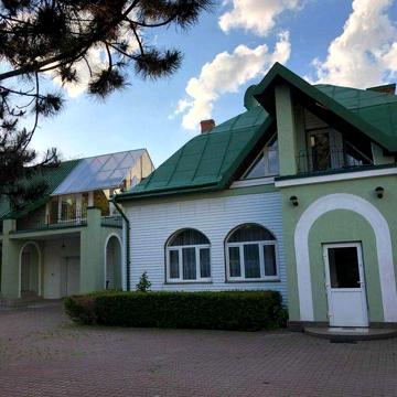 Здам окремий будинок з великим садом, каміном