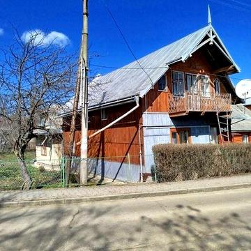 Продається господарство в центрі місті Косів.