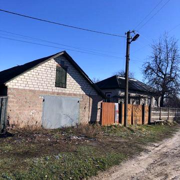 Продам будинок 70км від столиці 15000$