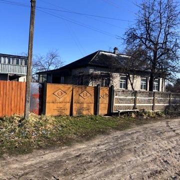 Продам будинок 70км від столиці 15000$