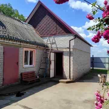 Продам будинок в смт Чаплине