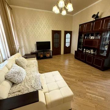 Продам квартиру Полтавский шлях 65м2