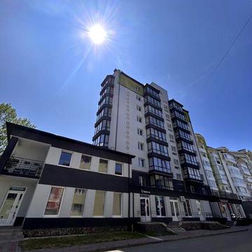 ТЕРМІНОВО! Продається простора 3-кімнатна кв. з терасою у м. Долина