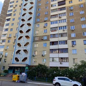 Без%. ПОЗНЯКИ. Продажа 3-х квартири.  Вул. Анни Ахматової 19. Серия КТ ЖК Серія КТ