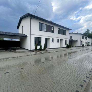 Приморська, 2