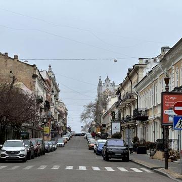 Продажа квартиры. Дом 2 этажа.Одесса. Дерибасовская. Без комиссии!