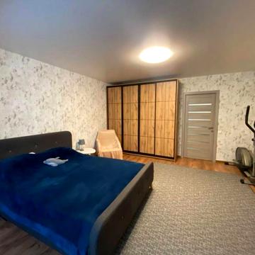 Продаж чудової 3к квартири біля метро Чернігівська.Вул Малишка 19 А