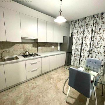 Бориславська вул., 4
