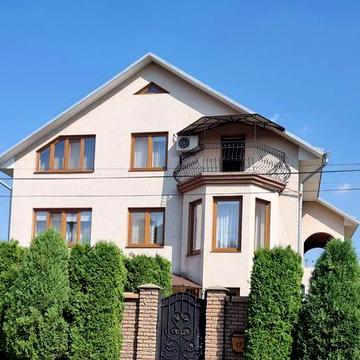 Просторий особняк в елітному районі на дослідний станції