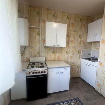Оренда квартири по вулиці Курчатова 1б .