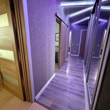 Академіка Сахарова вул., 40