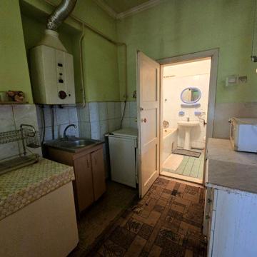 Продається трикімнатна квартира м.Берегово