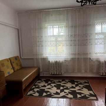 Маленький старий будинок на Печерську