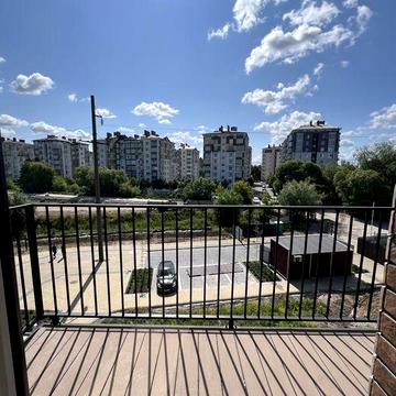 Квартира з терасою , малоповерховий будинок з ліфтом