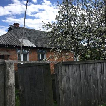 Продам  будинок . С. Катюжанка . Є можливість під виплату.