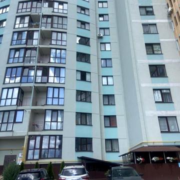 Продається 1 км квартира по вулиці Бригадній, район Кутківців