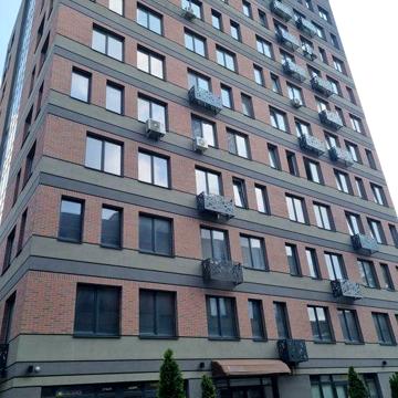 Продам новострой в центре