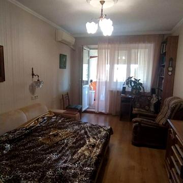 Юрія Шумського вул., 10