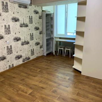 Зброярська вул., 7