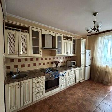 Освіти вул., 3