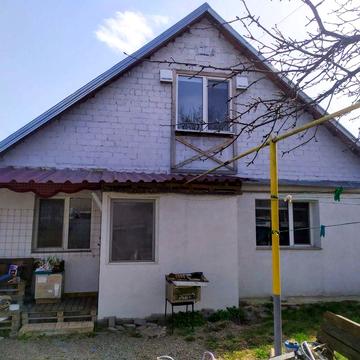 Оренда половина двоповерхового будинку