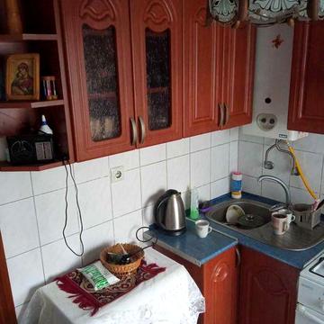 продаж квартири  вул Золота 36 4\5ц  48м ціна 70000 дол