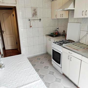 Проспект героїв, 11