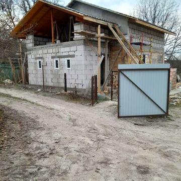 Продається дім в передмісті Києва
