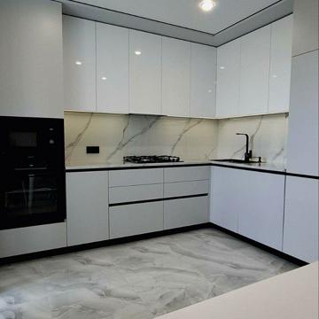 Леся Курбаса вул., 6