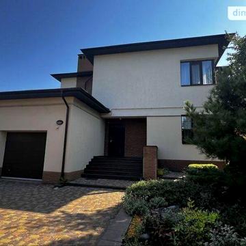 Довгострокова оренда 4к Дім Комарова Михайла вулиця
