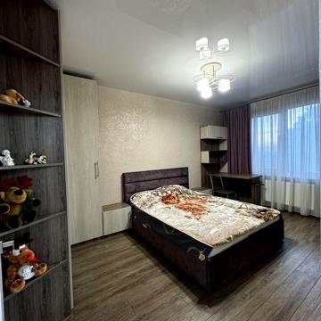 Небесної Сотні просп. (Маршала Жукова), 91
