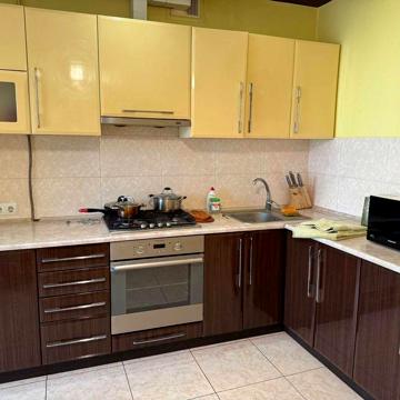 Продам 2х кімнатну на Кравчука