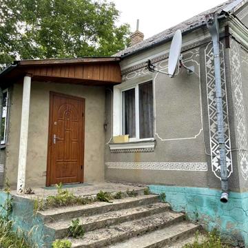 Продам будинок у селі.