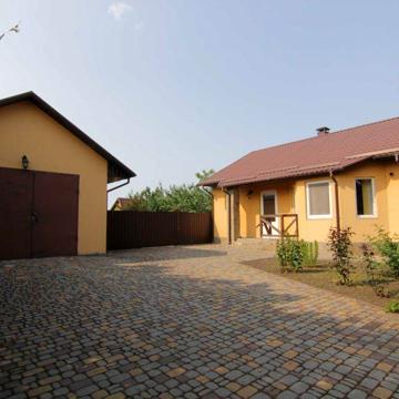 Будинок в екологічно чистому районі Царичанки