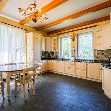 Яблунева вул., 10