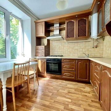 Лесі Українки бульв., 20