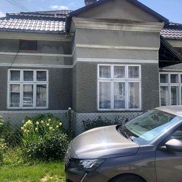 Продається будинок з господарськими будівлями у м.Рогатин