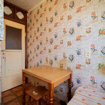 Продам 2к. Драгоманова 42 Дарницький р-н