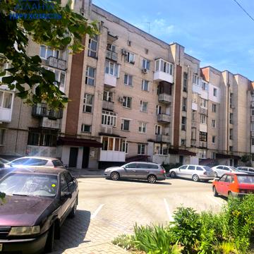 Кравчука вул., 20
