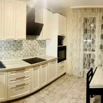 Михайла Грушевського вул., 30б