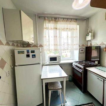 Продам 3к квартиру . вул Зарічанська . Мінімальне оформлення 2%